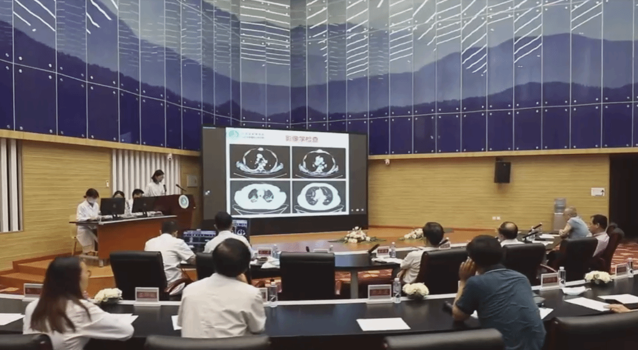 学生加入固定MDT团队，参与超百余场真实MDT讨论，在导师指导下完成“旁听-汇报-参与讨论-主导方案”角色转变